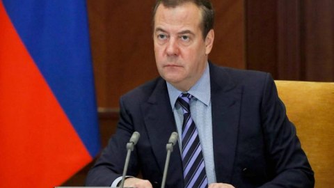 “ABŞ və NATO Rusiyaya qarşı genişmiqyaslı müharibəyə qoşulub” - Medvedev