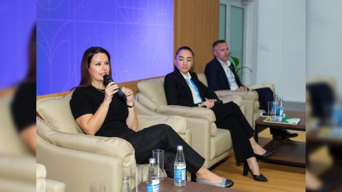 "Azercell" panel müzakirə keçirdi - FOTOLAR