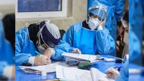 İranda tibb işçiləri tətil etdi