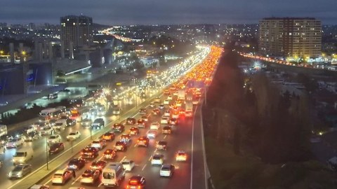 Bakının bu yolları tıxaclıdır - SİYAHI