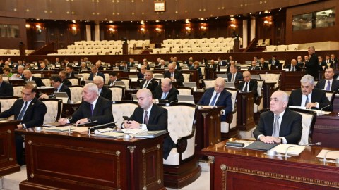 Parlamentdə bu gün kimlər çıxış etdi? - İclasdan FOTOLAR