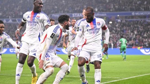 "Lion" Bakıya 23 futbolçu ilə gəlir