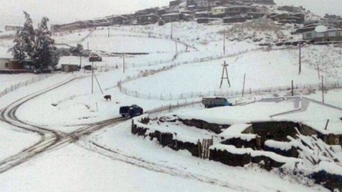 Bəzi ərazilərə qar yağır - FAKTİKİ HAVA