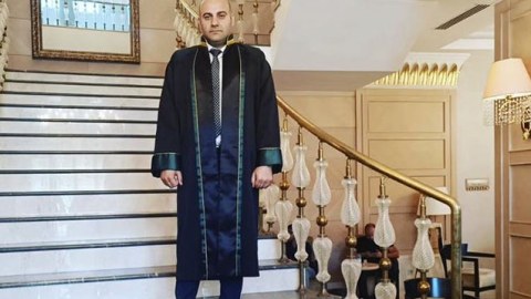 Həbs olunan vəkil hakim QARŞISINDA