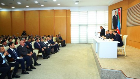 Bakı sərt qışa hazırlaşır: texnikalar hazır vəziyyətə GƏTİRİLDİ
