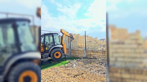 Sarayda tikilən ev söküldü - FOTO