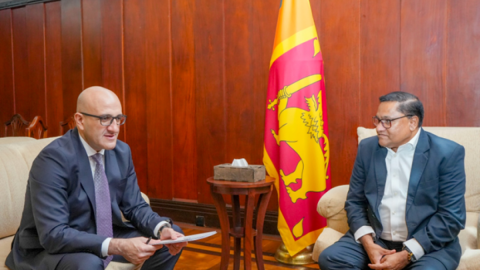 Səfirimiz etimadnaməsini Şri-Lanka Prezidentinə təqdim etdi