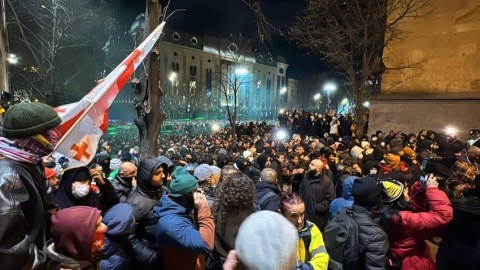 Tbilisidə etiraz aksiyası - 44 nəfər yaralandı