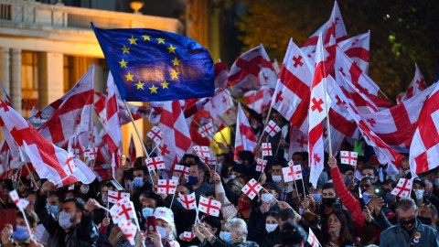 Avropa Gürcüstan vətəndaşlarını işə GÖTÜRMƏYƏCƏK