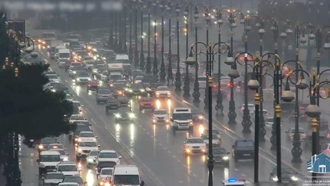 Bakıda yağış tıxaca səbəb oldu