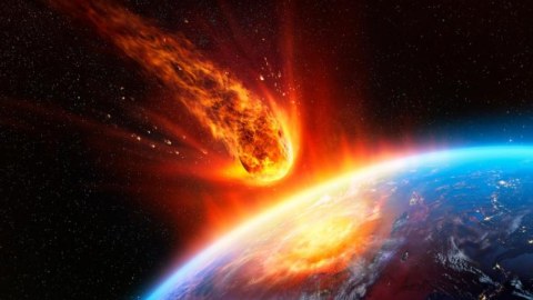 İki təhlükəli asteroid Yerə yaxınlaşır