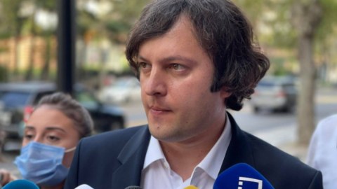 Gürcüstanın Baş naziri prezident seçkilərinin keçirilməsini TƏSDİQLƏDİ