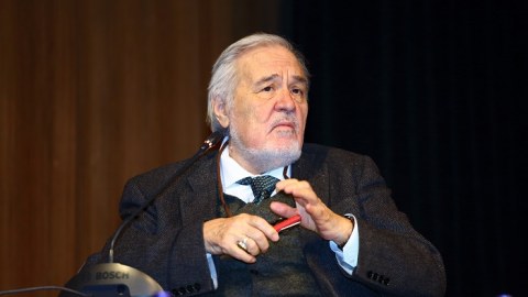 İlber Ortaylının səhhəti pisləşdi: xəstəxanaya yerləşdirildi - VİDEO