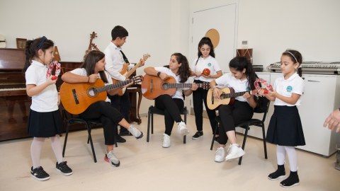 Musiqi məktəblərində müəllimlərin təhsil səviyyəsi ürəkaçan deyil - Rəsmi