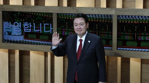 Cənubi Koreya prezidenti xalqdan üzr istədi
