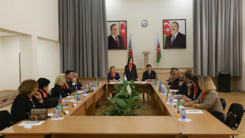 Orta məktəbdə erkən nikahın fəsadları müzakirə olundu - FOTOLAR 