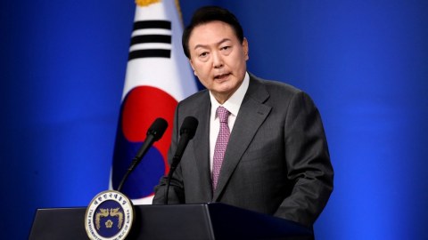 Cənubi Koreya Prezidentinin ölkədən çıxışına qadağa qoyuldu