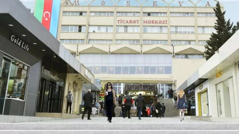 Bakıda məşhur univermaq CƏRİMƏLƏNDİ
