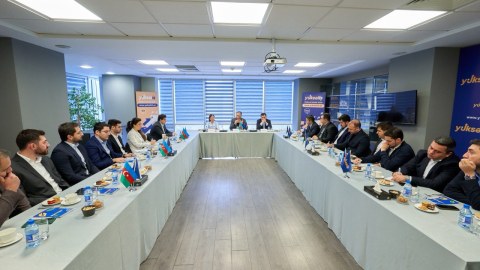Rəşad Nəbiyev"Yüksəliş" müsabiqəsinin qalibləri ilə görüşüb