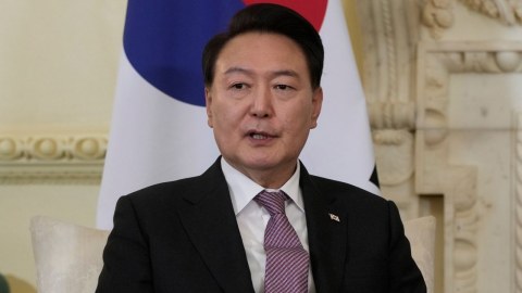 Koreya Prezidentinin həbsinə icazə verildi