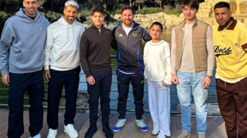 Prezidentin nəvələri Messi ilə bir arada - FOTO