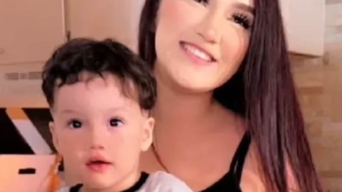 2 yaşlı körpə anasını güllələdi