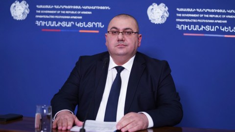 Paşinyanın danladığı qubernator istefa verdi