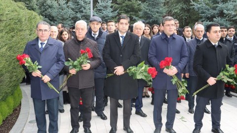 MEDİA-nın kollektivi Heydər Əliyevin məzarını ziyarət etdi&nbsp;- FOTOLAR