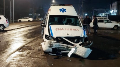 Təcili yardım maşınında qəzaya düşən xəstə öldü