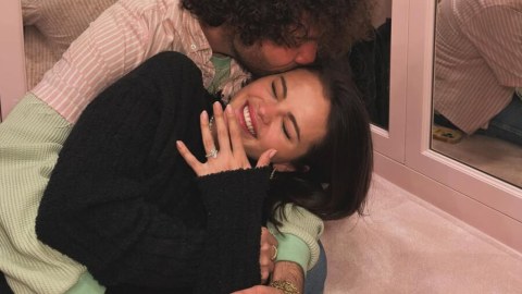 Selena Qomez nişanlandı - FOTO