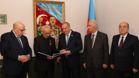 Ağsaqqallar Şurası Eynəddin Məmmədovu təltif etdi - FOTOLAR