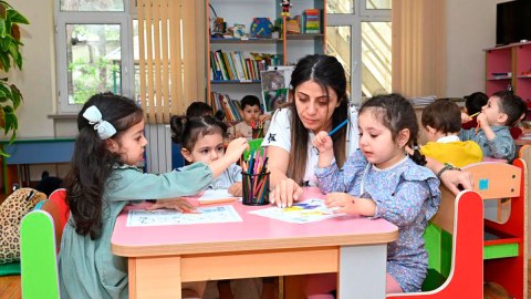 Bu bağçalarda iş var! - SİYAHI
