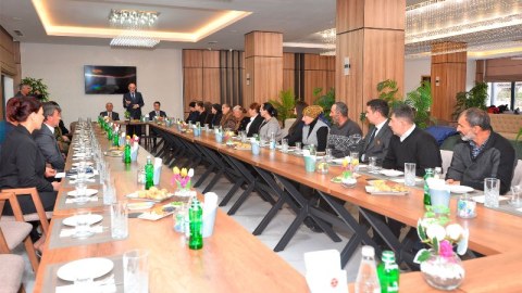 Nazir müavini şəhid ailələri və qazilərlə görüşüb