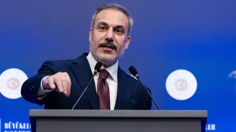Türkiyə Rusiya və İranı Əsədi dəstəkləməməyə inandırdı - Hakan Fidan