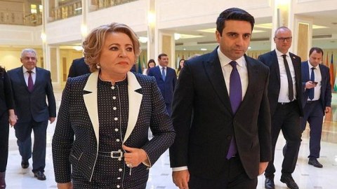 Simonyan Matvienkonu Ermənistana gətirməyə çalışır