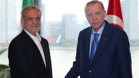 Ərdoğan Pezeşkianla görüşəcək