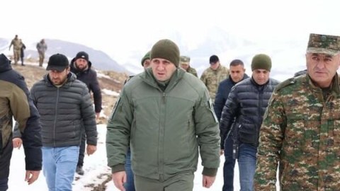 Papikyan Fransaya silah almağa GEDİB&nbsp;
