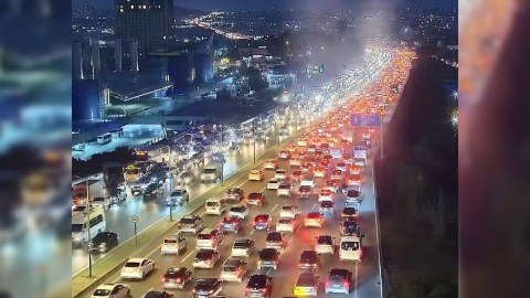 Bakıda tıxac olan YOLLAR