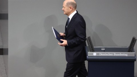 Parlament Şoltsa "YOX" dedi