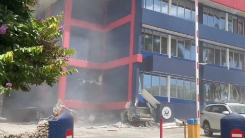 Güclü zəlzələ 6 nəfərin ölümünə səbəb oldu - Ərazidən GÖRÜNTÜLƏR