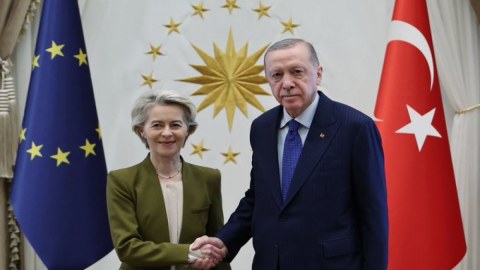 Ərdoğan Von der Leyenlə görüşüb