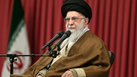 “İsrailin kökü qazılacaq!” - Xamenei yenə hədələdi