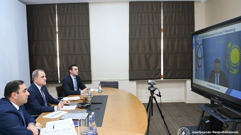 Ceyhun Bayramov AQEM-in iclasında iştirak edir