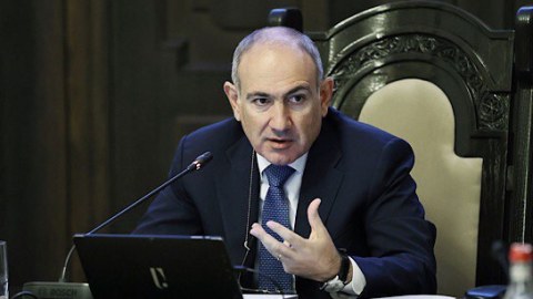 Paşinyan Fransanın yeni baş nazirini Ermənistana dəvət etdi