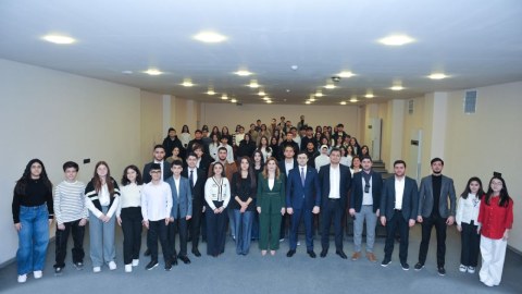BMU-da iş adamları ilə tələbələrin görüşü keçirilib - FOTOLAR