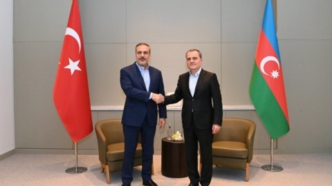 Bayramov Fidanla Suriyanı MÜZAKİRƏ ETDİ