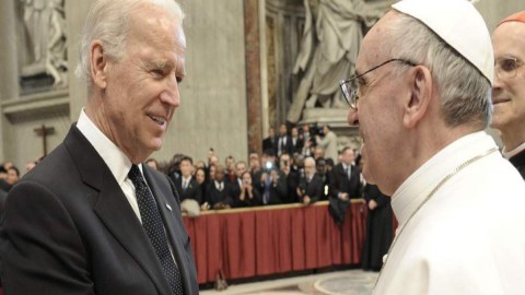 Roma Papası Baydeni Vatikana dəvət etdi