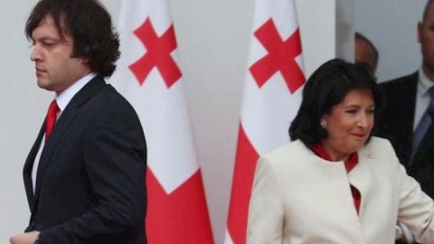 Gürcüstan Baş naziri Zurabişvilini HƏDƏLƏDİ