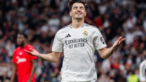 "Real Madrid" 4 qol vurub "Barselona"nı ötdü - VİDEO