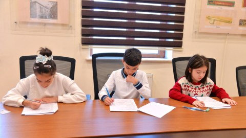 İstedadlı şagirdlər imtahan verdilər